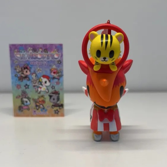 Tokidoki Unicorno Series 11 | RINGLEADER | Blind Box Design Toy Figure - Picture 4 of 4